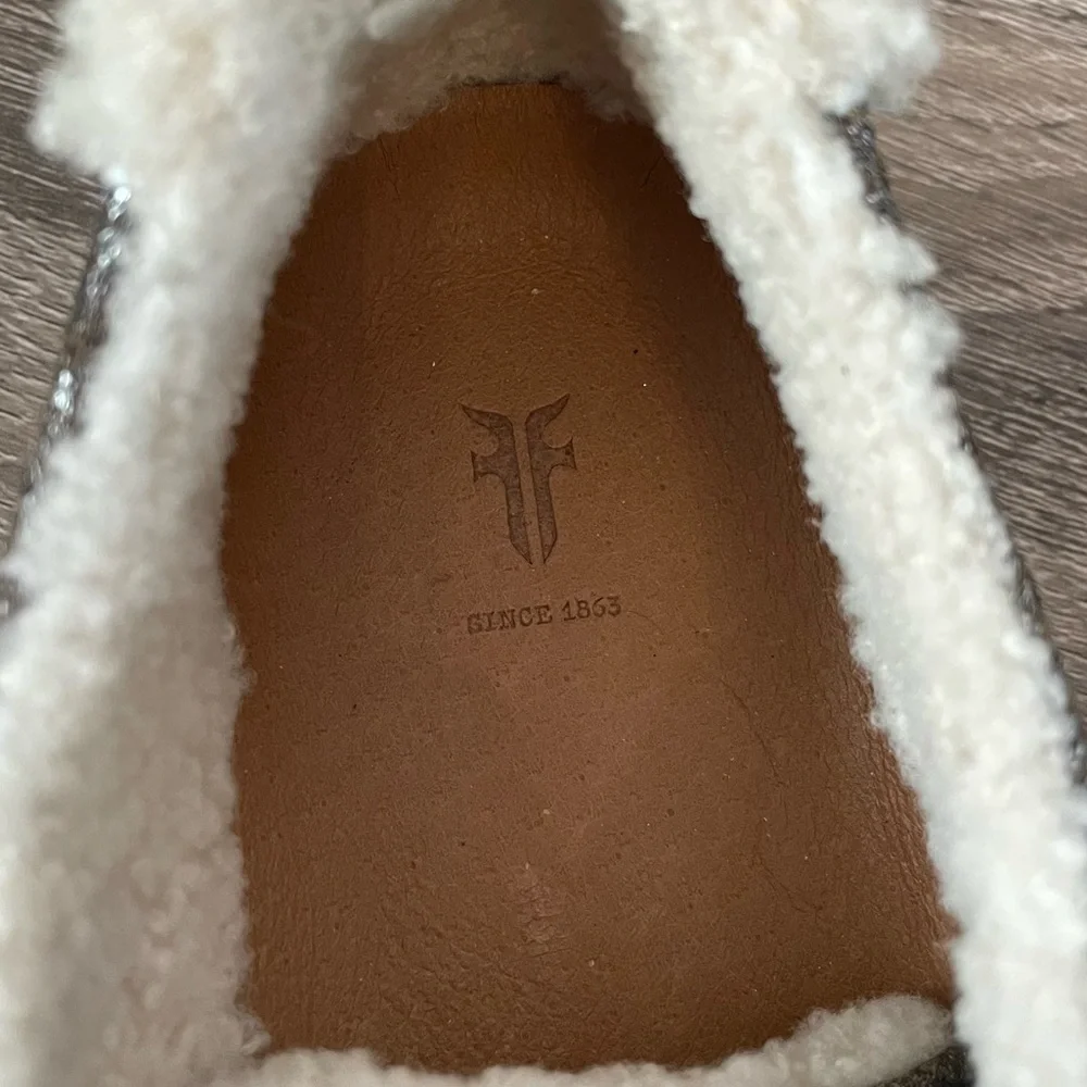 FRYE Ivy Shearling Low Lace In Anthracite, Size 8.5
